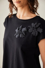 Load image into Gallery viewer, PERUZZI <BR>
3D Flower Top <BR>
Black <BR>
