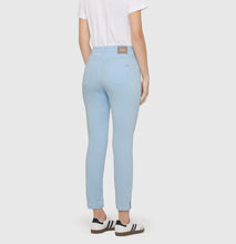 Load image into Gallery viewer, MAC JEANS<BR>
Dream Summer Jeans<BR>
Blue or Beige<BR>