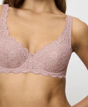 Load image into Gallery viewer, TRIUMPH LINGERIE <BR>
Amourette Wired padded bra <BR>
Mauve Rose <BR>