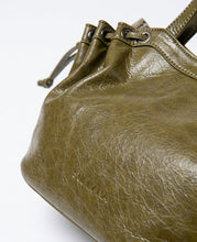 Load image into Gallery viewer, SURKANA <BR>
Crackled leather effect bag with two handles <BR>
Khaki <BR>