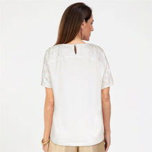 Load image into Gallery viewer, BIANCA <BR>
Darni Textured Top <BR>
Cream <BR>