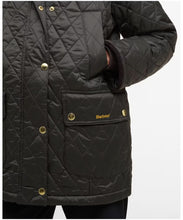 Load image into Gallery viewer, BARBOUR <BR>
Modern Beadnell Quilted Jacket <BR>
Sage <BR>