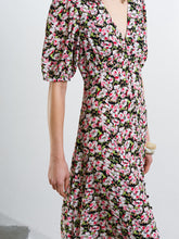 Load image into Gallery viewer, FRENCH CONNECTION <BR>
Molly Puff Sleeve Tea Dress <BR>
Black & Pink Floral Design <BR>