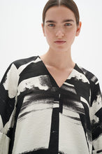Load image into Gallery viewer, INWEAR<BR>
Naomi Blouse<BR>
Black and Cream<BR>