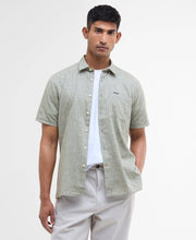 Load image into Gallery viewer, BARBOUR <BR>
Nelson Regular Short-Sleeved Shirt <BR>
Lead colour