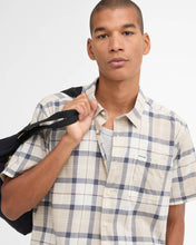 Load image into Gallery viewer, BARBOUR <BR>
Gordon Short-Sleeved Tailored Shirt<BR>
Oban Mist Tartan<BR>