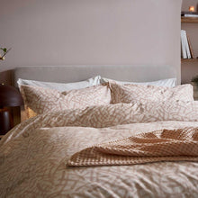Load image into Gallery viewer, ABIGAIL AHERN <BR>
Oonagh Duvet Cover Set <BR>
Dusky Pink <BR>