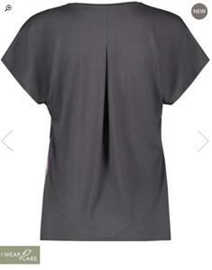 TAIFUN<BR>
Blouse with V neck line<BR>
Grey<BR>