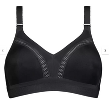 Load image into Gallery viewer, TRIUMPH <BR>
Triaction Workout Non-Wired Bra <BR>
White and Black <BR>