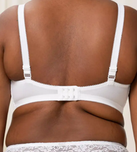 Load image into Gallery viewer, TRIUMPH <BR>
Amourette 300 Wired Bra <BR>
Skin <BR>