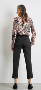 GERRY WEBER<BR>
7/8 trousers KIRSTY City Style Trousers with Piped Pockets<BR>
Black<BR>