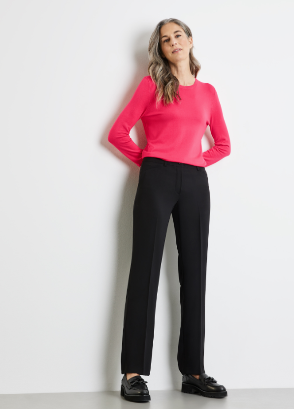 GERRY WEBER<BR>
Simple Trousers with Pressed Creases<BR>
Black/Navy<BR>