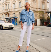 Load image into Gallery viewer, MAC<BR>
Rich Slim Chic Shortened with Detailed Hem Jeans<BR>
White<BR>