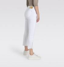 Load image into Gallery viewer, MAC<BR>
Rich Slim Chic Shortened with Detailed Hem Jeans<BR>
White<BR>