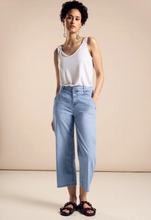 Load image into Gallery viewer, STREET ONE<BR>
7/8 Jeans Culotte Ultra Bleached Wash<BR>
Blue<BR>