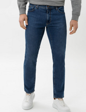 Load image into Gallery viewer, BRAX<BR>
Cadiz Straight Regular Jeans<BR>
Denim<BR>