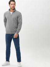 Load image into Gallery viewer, BRAX<BR>
Cadiz Straight Regular Jeans<BR>
Denim<BR>