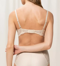 Load image into Gallery viewer, TRIUMPH<BR>
Amourette Charm Bralette<BR>
White, Black<BR>