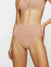 Load image into Gallery viewer, TRIUMPH<BR>
Soft Sculpt Maxi<BR>
Skin<BR>