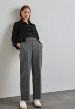 Load image into Gallery viewer, STREET ONE<BR>
Jacquard Trousers<BR>
Black<BR>