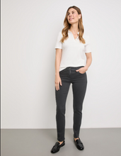 Load image into Gallery viewer, GERRY WEBER<BR>
Soline Jeans<BR>
Black, Blue<BR>