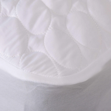 Load image into Gallery viewer, FINE BEDDING COMPANY<BR>
Quilted Luxury Waterproof Matresse Protector<BR>