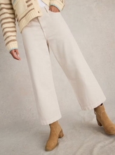 Load image into Gallery viewer, WHITE STUFF<BR>
Tia Crop Jeans<BR>
Blue, White<BR>