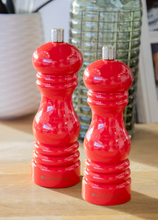Load image into Gallery viewer, MASTERCLASS COOKWARE<BR>
Salt/Pepper Mills<BR>
Red, White<BR>