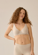 Load image into Gallery viewer, NATURANA<BR>
Back Smoother Underwire Bra<BR>
Skin<BR>