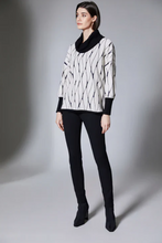 Load image into Gallery viewer, PERUZZI<BR>
Cowl Jacquard Knit<BR>
White/Black<BR>