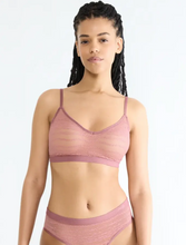 Load image into Gallery viewer, SLOGGI<BR>
Evolve Lace Non Wire Bra<BR>
Blue, Pink<BR>
