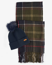 Load image into Gallery viewer, BARBOUUR<BR>
Dover Hat/Scarf Set<BR>
Classic<BR>