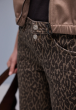 Load image into Gallery viewer, STREET ONE<BR>
Straight Leg Jeans<BR>
Leo Print<BR>