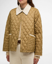 Load image into Gallery viewer, BARBOUR<BR>
Icons Lissdale Jacket<BR>
Sand<BR>