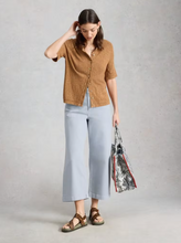 Load image into Gallery viewer, WHITE STUFF<BR>
Tia Wide Leg Crop Jeans<BR>
Blue, DustPink<BR>