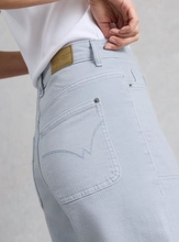 Load image into Gallery viewer, WHITE STUFF<BR>
Tia Wide Leg Crop Jeans<BR>
Blue, DustPink<BR>