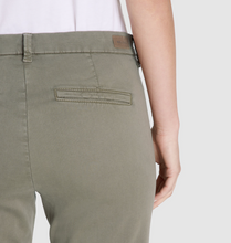 Load image into Gallery viewer, MAC JEANS<BR>
Chino Turn Up Women's Pants<BR>
Ivory, Navy<BR>