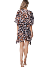 Load image into Gallery viewer, PASTUNETTE<BR>
CoverUp<BR>
Black/Tan<BR>