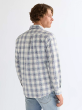 Load image into Gallery viewer, WRANGLER<BR>
Long Sleeve One Pocket Shirt<BR>
Blue/White<BR>