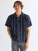 Load image into Gallery viewer, WRANGLER<BR>
Relaxed Resort Shirt<BR>
Navy/White<BR>
