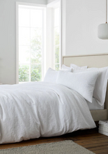 Load image into Gallery viewer, BIANCA HOME<BR>
Fleur Matelasse Duvet Set<BR>
White<BR>
