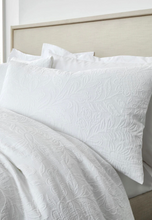 Load image into Gallery viewer, BIANCA HOME<BR>
Fleur Matelasse Duvet Set<BR>
White<BR>