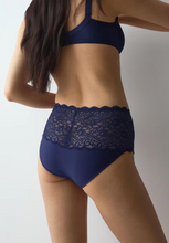 Load image into Gallery viewer, TRIUMPH<BR>
Amourette Maxi Knickers<BR>
Navy, Mauve<BR>