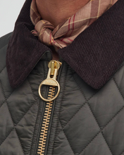 Load image into Gallery viewer, BARBOUR<BR>
Fit Beadnell Jacket<BR>
Sage<BR>