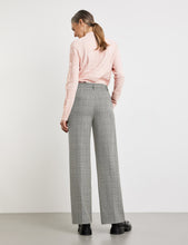 Load image into Gallery viewer, GERRY WEBER <BR>
Prince of Wales check trousers with a wide leg <BR>
Autumnal colours <BR>