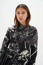 Load image into Gallery viewer, INWEAR<BR>
Nellly Blouse<BR>
Black or Cream<BR>