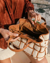 Load image into Gallery viewer, BIBA <BR>
Leather handbag Wann <BR>
Tan <BR