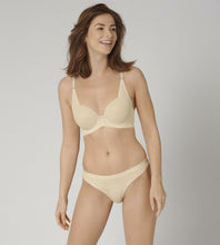 Load image into Gallery viewer, TRIUMPH <BR>
Aurora Spotlight Wired Padded Bra <BR>
