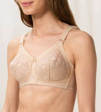 Load image into Gallery viewer, TRIUMPH <BR>
Doreen Non Wire Bra <BR>
Black, Skin, White<BR>