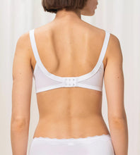Load image into Gallery viewer, TRIUMPH <BR>
Doreen Non Wire Bra <BR>
Black, Skin, White<BR>